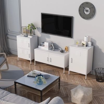 Живущая комната стучает вниз шкафом ТВ почты пакуя стальным
